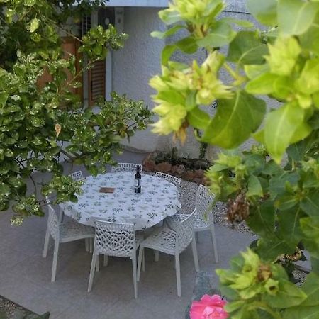 Apartman Restovic Bol Buitenkant foto