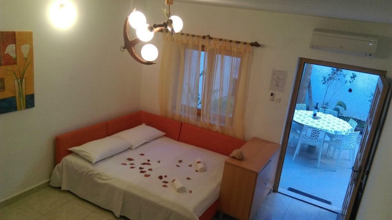Apartman Restovic Bol Buitenkant foto